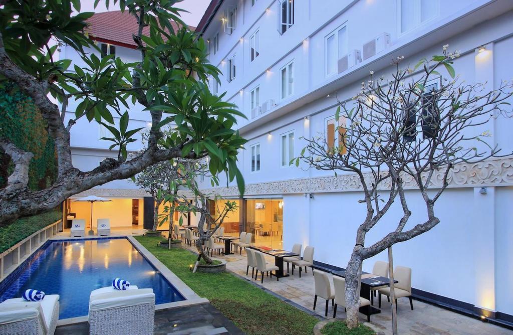 Mars City Hotel Denpasar  Exterior photo